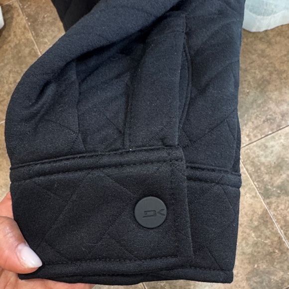 Dakine Black Quilted Lightweight Shirt Jacket - Picture 5 of 11